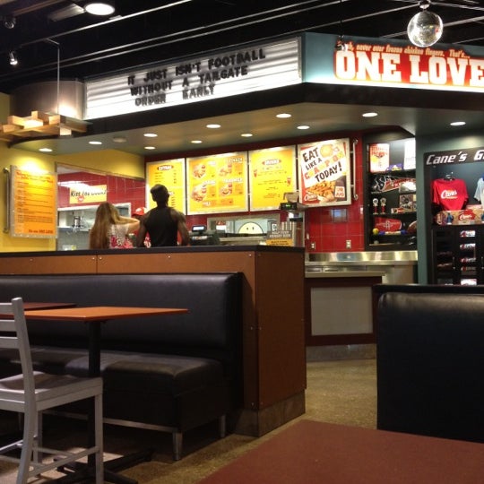 Photo taken at Raising Cane&#39;s Chicken Fingers by Dat L. on 9/15/2012