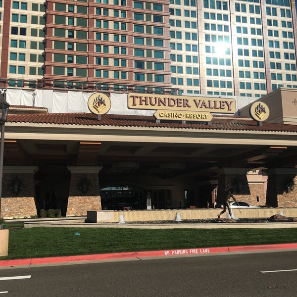 Foto tirada no(a) Thunder Valley Casino Resort por dadyRem em 11/30/2017