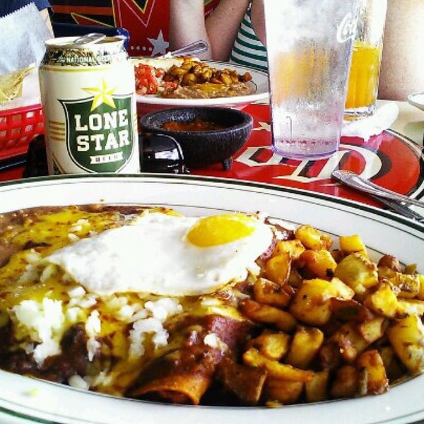 12/6/2016 tarihinde John W.ziyaretçi tarafından El Real Tex-Mex Cafe'de çekilen fotoğraf