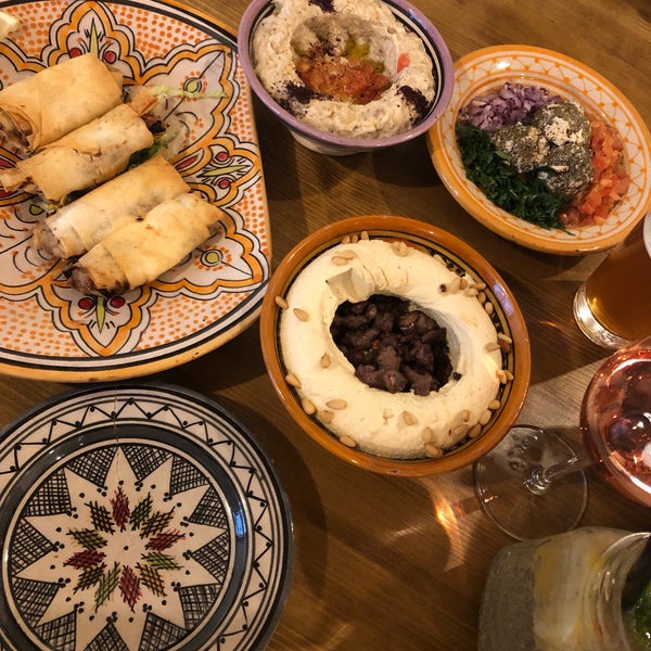 Снимок сделан в Leila&#39;s Authentic Lebanese Cuisine пользователем Adel S. 12/23/2018