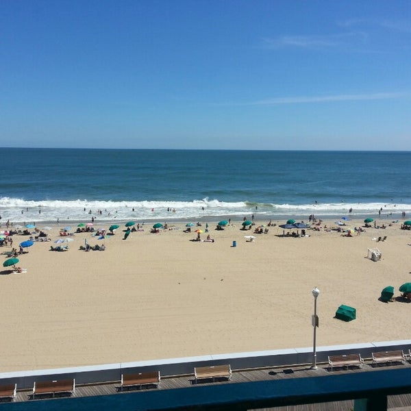 รูปภาพถ่ายที่ Quality Inn Boardwalk โดย Cindy เมื่อ 8/28/2014