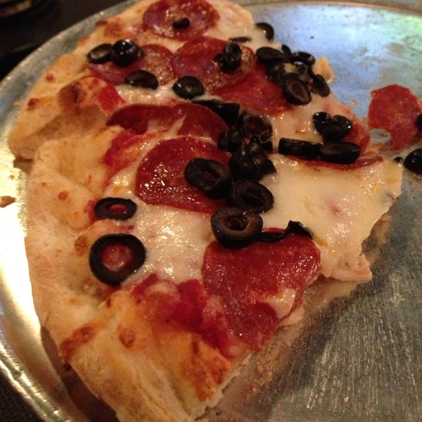 7/31/2013にCarmenがDino &amp; Santino&#39;s Pizzaで撮った写真