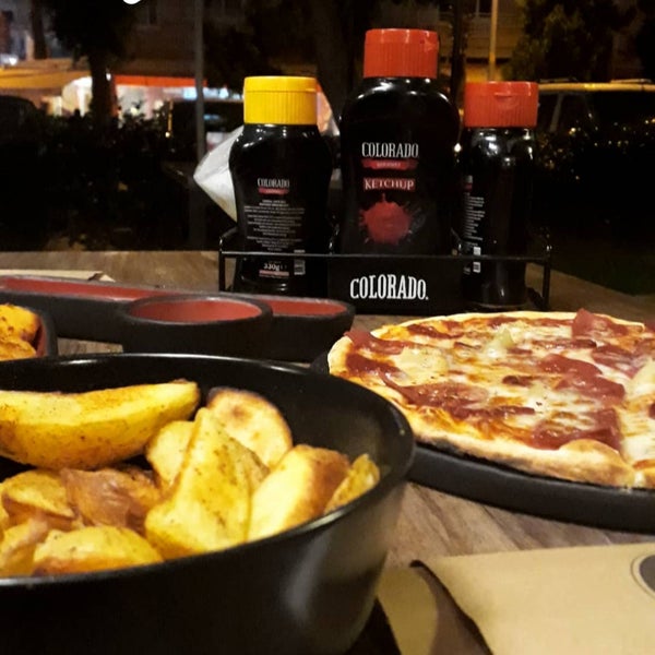 12/14/2018에 Arzu E.님이 Pomidori Pizzeria에서 찍은 사진