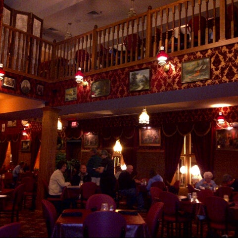 Das Foto wurde bei Ruby House Restaurant von Lyndell R. am 10/12/2012 aufgenommen