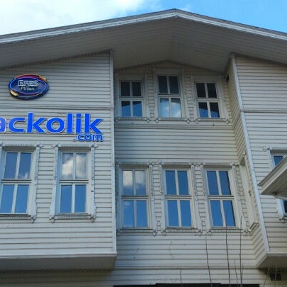 รูปภาพถ่ายที่ Maçkolik Complex โดย Meric S. เมื่อ 1/22/2013