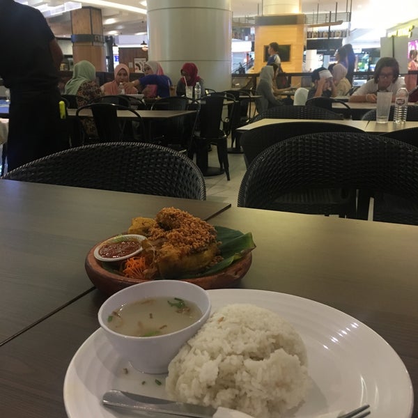 Photos At Dapur Penyet 21 Tips From 2202 Visitors Photo Taken At Dapur Penyet By Bella Poh On 3 9 2018