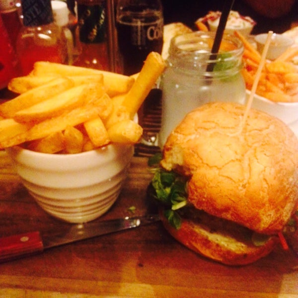 Giraffe Restaurant in Victoria