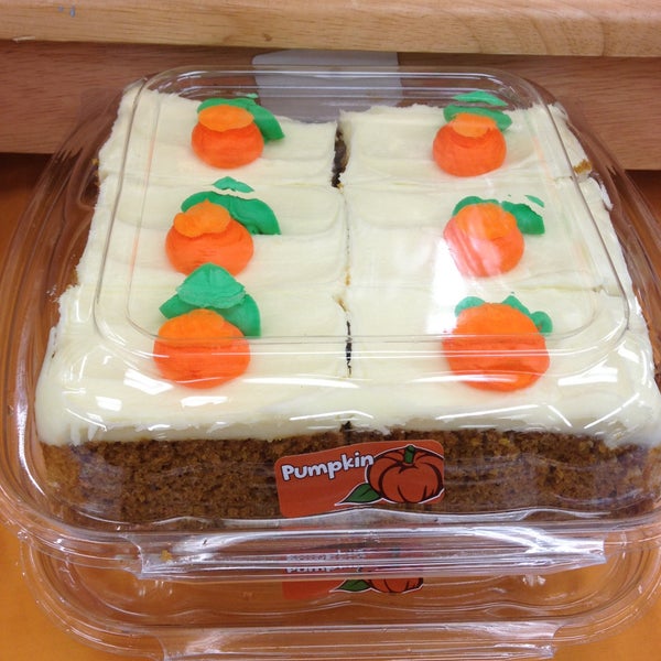 Does the tacky pumpkin come on top of the pumpkin bars?