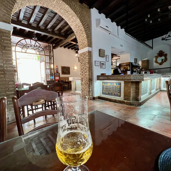 Foto diambil di Restaurante Casa Palacio Bandolero oleh David H. pada 9/1/2022