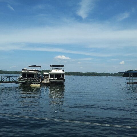 Photo taken at Pelican Pete&#39;s Floating Bar &amp; Grill on Lake Lanier by Joseph E. on 8/2/2013
