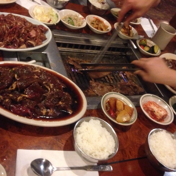 Снимок сделан в Seoul Garden Restaurant пользователем Linda T. 1/12/2014