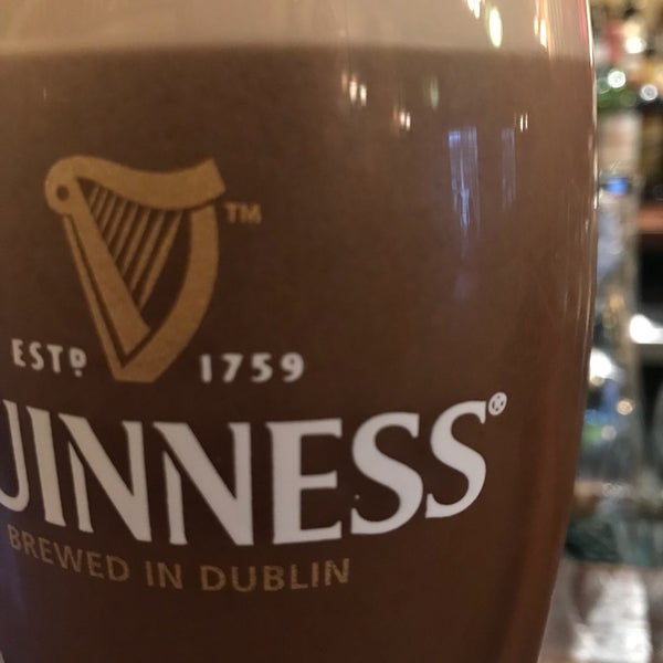Foto diambil di Galway Bay Irish Restaurant oleh Edison M. pada 2/10/2018