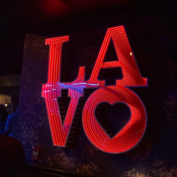 Photo taken at Lavo by Claire L. on 8/16/2021