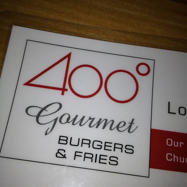 Foto diambil di 400° Gourmet Burgers &amp; Fries oleh Luis M. pada 6/14/2013
