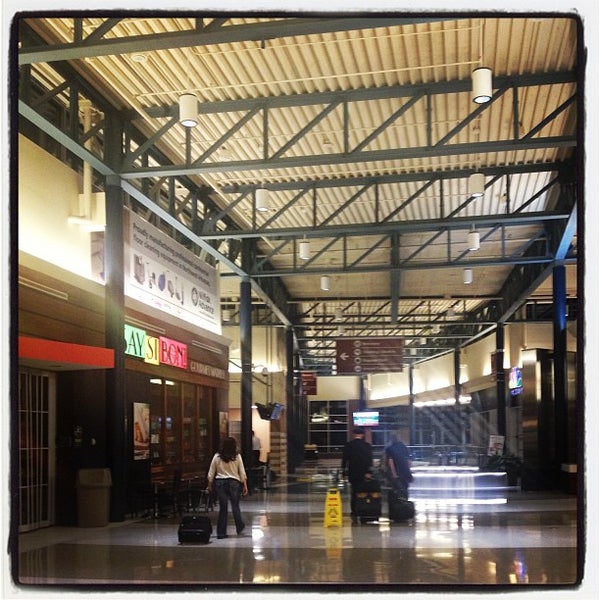 Photos at Northwest Arkansas Regional Airport (XNA) 282 tips