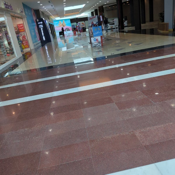 Photo taken at Sahara Mall by 𝓝𝓪𝔀𝓪𝓯𝓲𝓪𝓿𝓮𝓵𝓵𝓲 on 2/19/2024