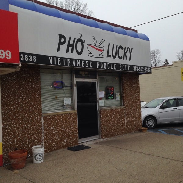 Photo taken at Pho Lucky by Matthew on 3/1/2014
