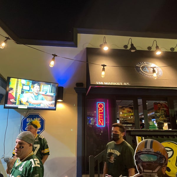 Blue 42 Sports Bar in Elmwood Park