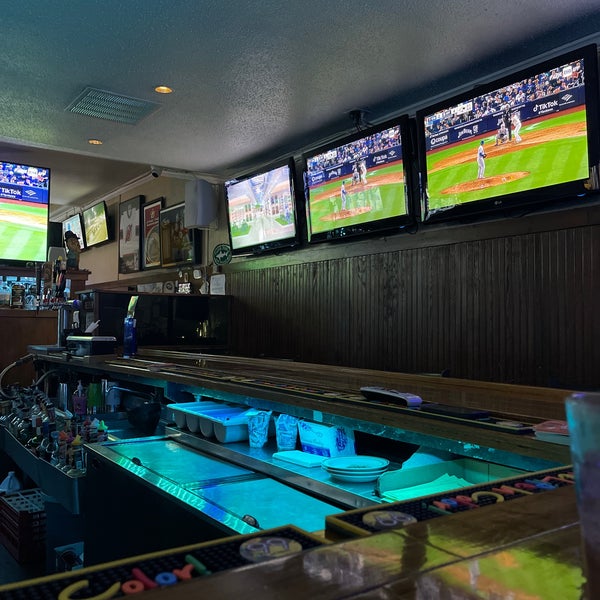 8/23/2022 tarihinde Nick C.ziyaretçi tarafından Rockafella&#39;s Sports Bar &amp; Grill'de çekilen fotoğraf