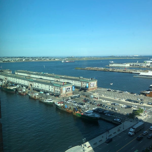 Foto diambil di Seaport Hotel &amp; World Trade Center oleh Nick C. pada 9/3/2019