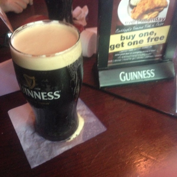 Foto tirada no(a) Claddagh Irish Pub por James M. em 7/17/2013