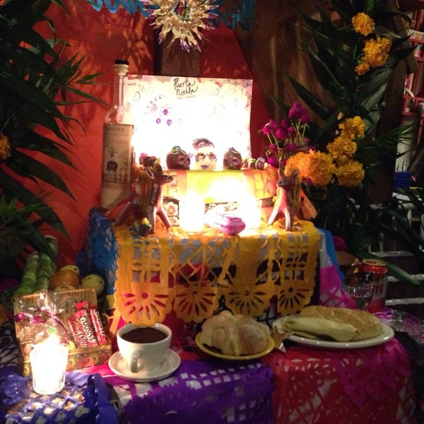 11/3/2013에 Homero A.님이 Puerta Niebla Café에서 찍은 사진