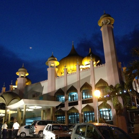 Photos At Masjid Jamek Negeri Sarawak Sarawak State Mosque Kuching Sarawak