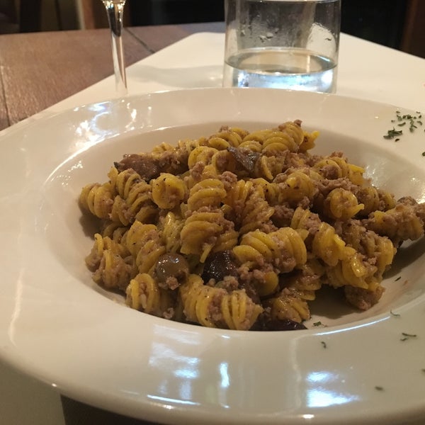 8/6/2017 tarihinde Kaspars T.ziyaretçi tarafından Osteria delle Commari'de çekilen fotoğraf