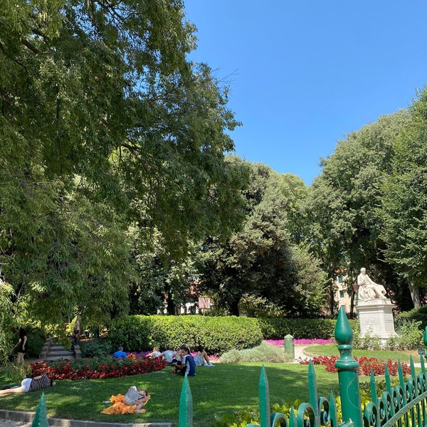 giardini-di-papadopoli-garden-in-venezia