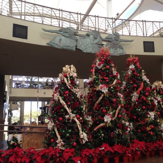 Photo taken at Queen Ka&#39;ahumanu Center by Jasmine C. on 12/15/2012