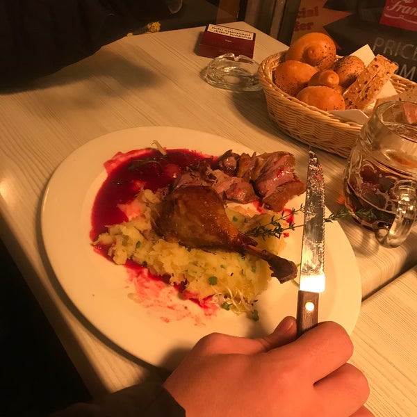 Foto tirada no(a) Pilsner Urquell Original Restaurant Staroměstská por Olga em 11/9/2019