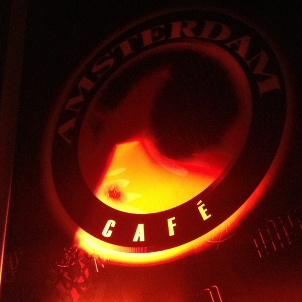Photo prise au Amsterdam Cafè par Mister R. le4/28/2013