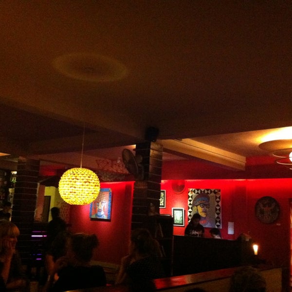 8/12/2013 tarihinde Shereef Z.ziyaretçi tarafından Places Restaurant &amp; Bar'de çekilen fotoğraf