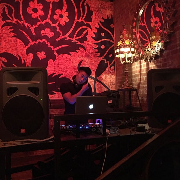 9/30/2017にJessica H.がThe Beast Next Door Cafe &amp; Barで撮った写真