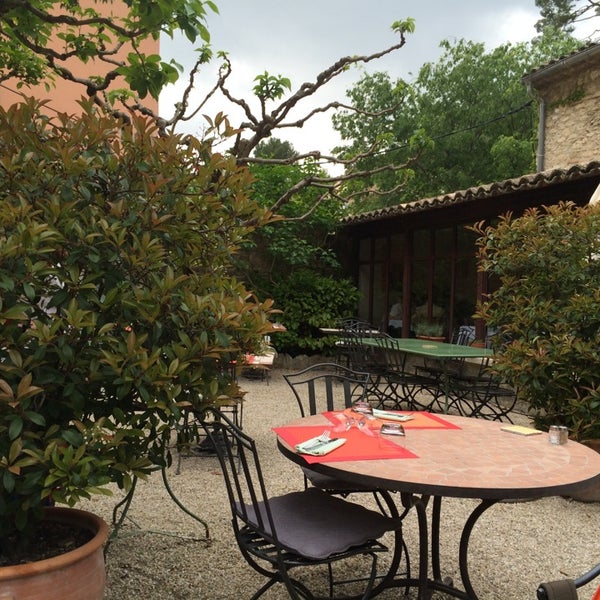 Foto diambil di Restaurant La Figuière oleh Notis V. pada 4/25/2014