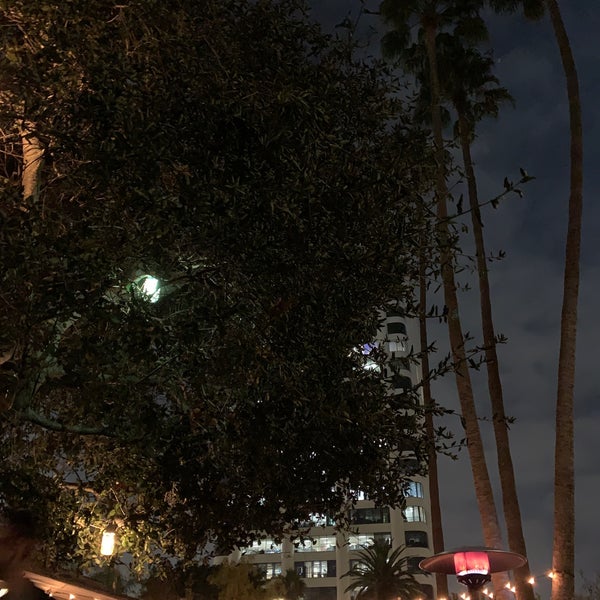 Foto diambil di The Bungalow Santa Monica oleh Kaan B. pada 10/10/2019