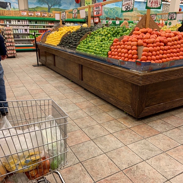 Photo taken at Stanley&#39;s Fresh Fruits and Vegetables by Misha K. on 1/21/2019