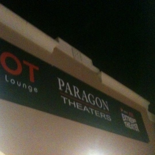 Foto tomada en Paragon Theaters Deerfield 8  por Tom B. el 11/25/2012