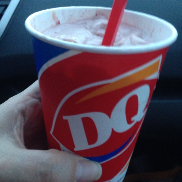 Dairy Queen Ice Cream Parlor in Saint Francis