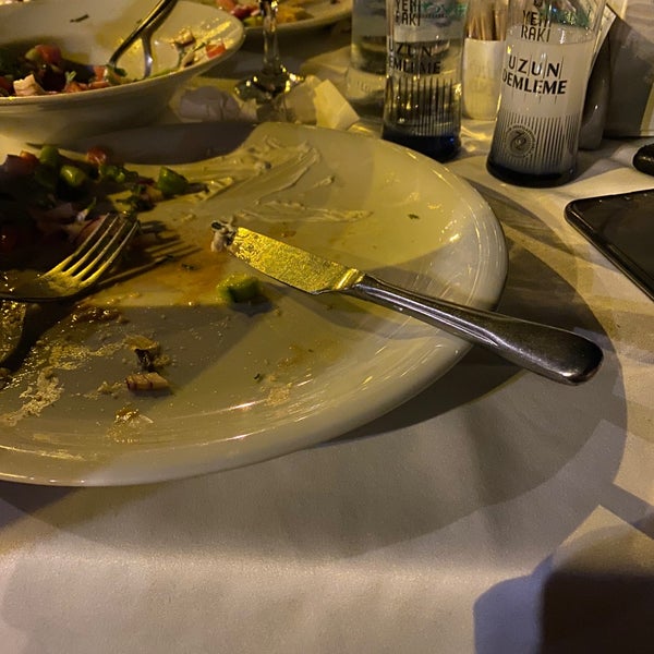 Foto diambil di İstasyon Restaurant oleh Serkan E. pada 8/31/2021