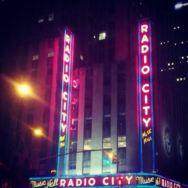 รูปภาพถ่ายที่ Radio City Music Hall โดย Grace F. เมื่อ 4/27/2013