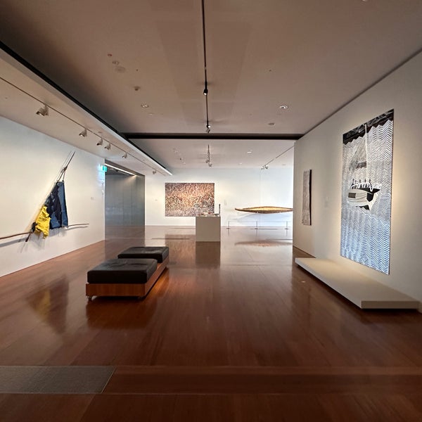 รูปภาพถ่ายที่ Gallery of Modern Art (GOMA) โดย Trasan S. เมื่อ 10/6/2023