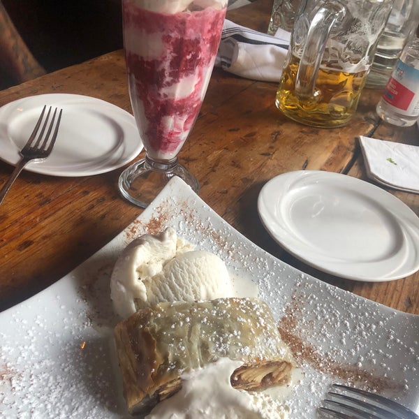 Photo taken at Heidelberg Restaurant by Dianne R. on 10/24/2021