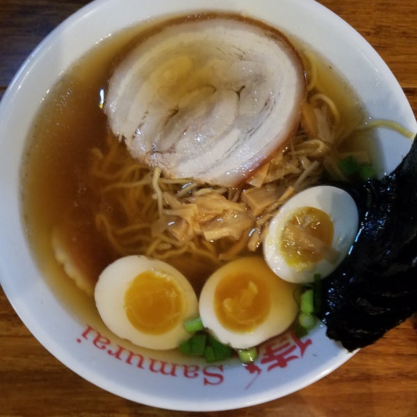 รูปภาพถ่ายที่ Samurai Noodle โดย Daniel A. เมื่อ 3/23/2017