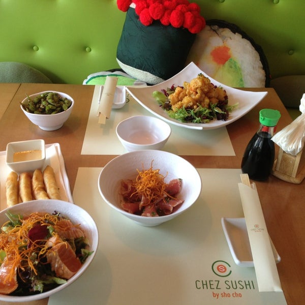 รูปภาพถ่ายที่ Chez Sushi (by sho cho) โดย Reem A. เมื่อ 4/24/2013