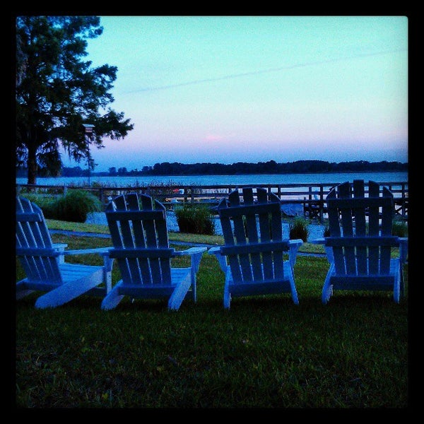 Photo taken at Lakeside Inn by Jessica C. on 6/5/2013