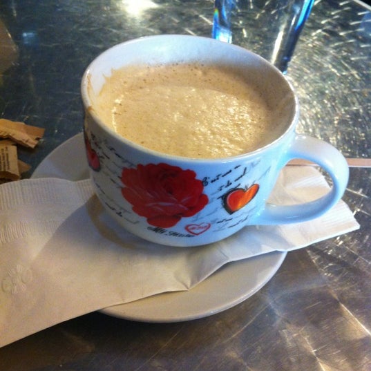 1/2/2013 tarihinde Annisa D.ziyaretçi tarafından Café Bella'de çekilen fotoğraf