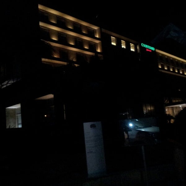 Photo taken at Courtyard by Marriott by Jhorinoa L. on 2/20/2013