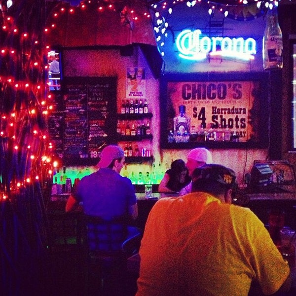 2/24/2013 tarihinde Kurt P.ziyaretçi tarafından Chico&#39;s Tequila Bar'de çekilen fotoğraf