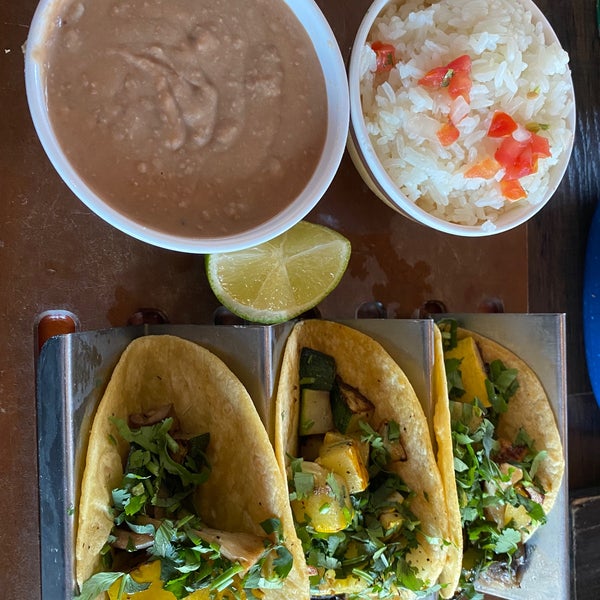 Que Onda Tacos + Tequila Third Ward 5 tips